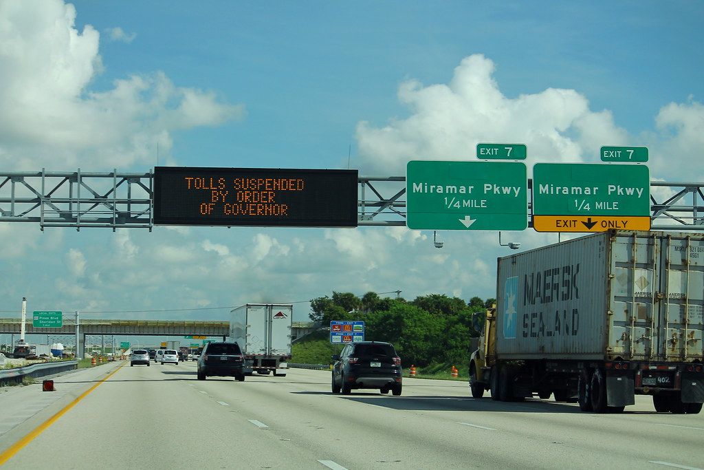 Northbound I-75 approaching the Miramar Parkway exit