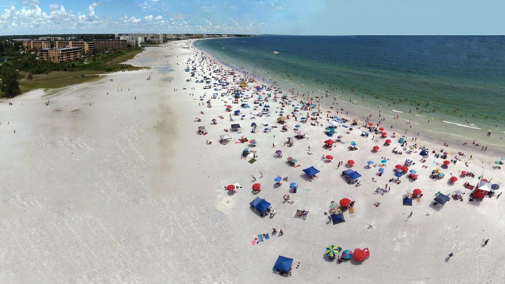 White quartz sand and turquoise water at Siesta Key Beach