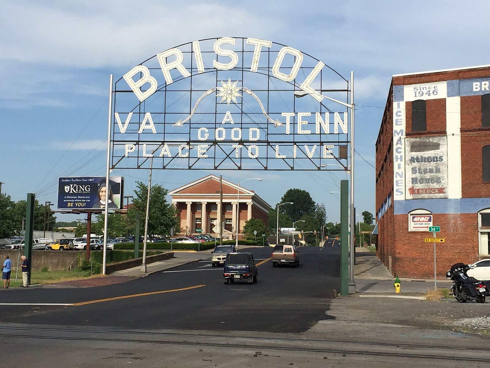 The Bristol VA TENN sign reading A Good Place to Live above State Street