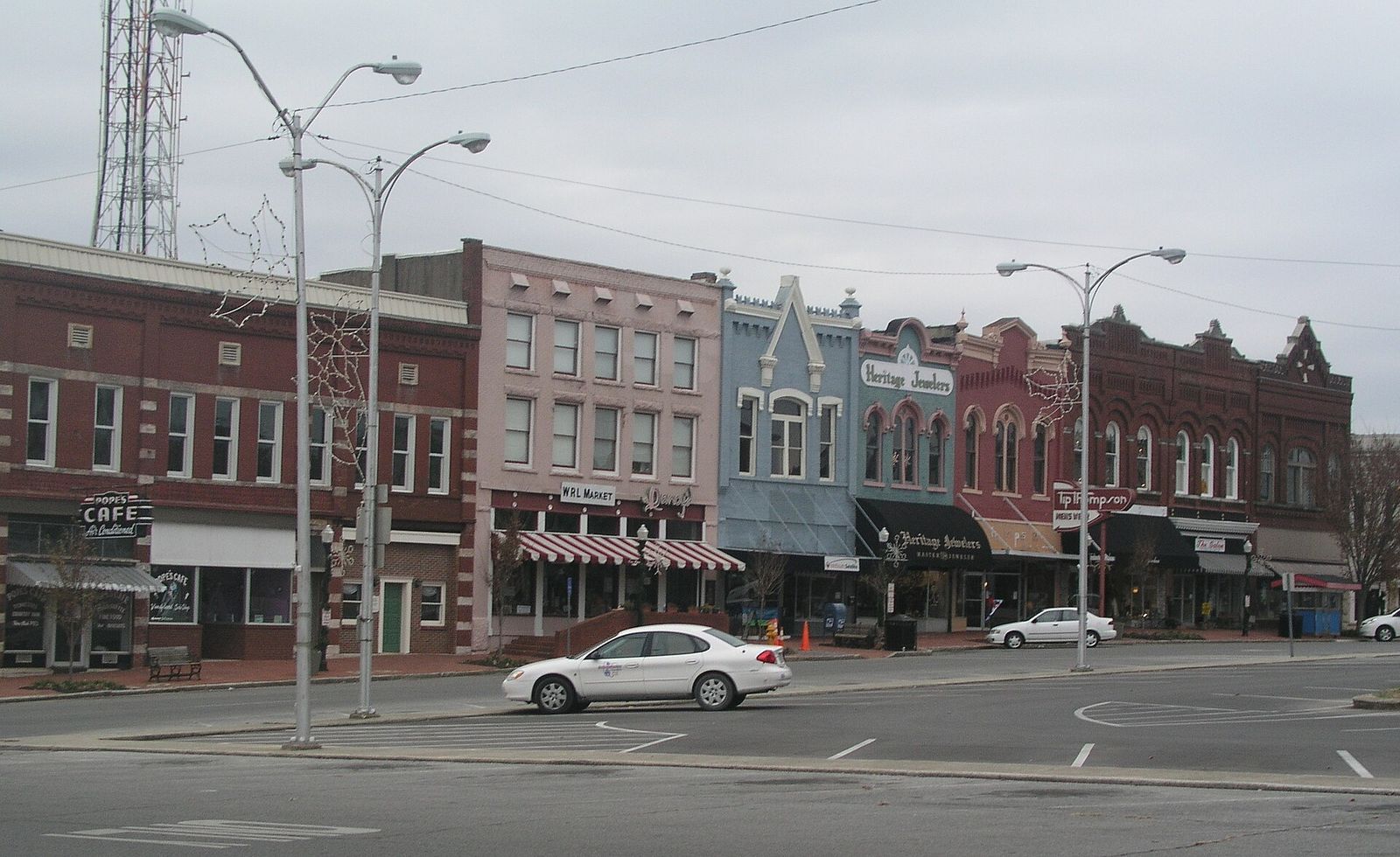 Brick storefronts around the town square in Shelbyville