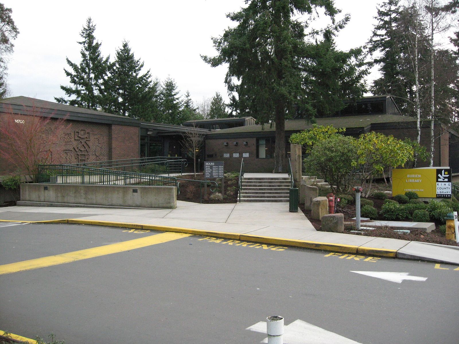 The entrance to the Burien Library