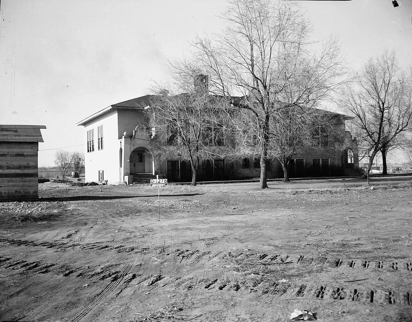 Richland High School in an early black-and-white photograph